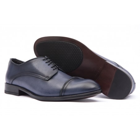 Zapatos Azules de vestir para hombre en piel de vacuno con cordones negros vista lateral y de la suela