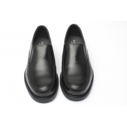 Zapatos Marrones de Ancho especial para Hombre sin cordones y suela negra vistos de frente