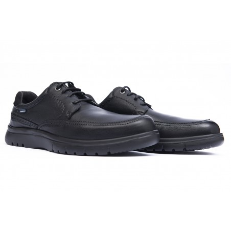 Zapatos cómodos negros de hombre en piel de vacuno cordones negros y suela de goma eva vistos de lado