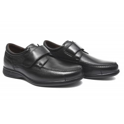 Zapatos negros Ancho especial para hombre con cierre adhesivo y suela de goma vistos de lado